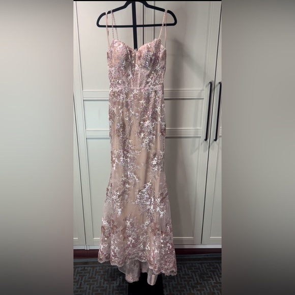 Mac Duggal gown - Picture 4 of 7